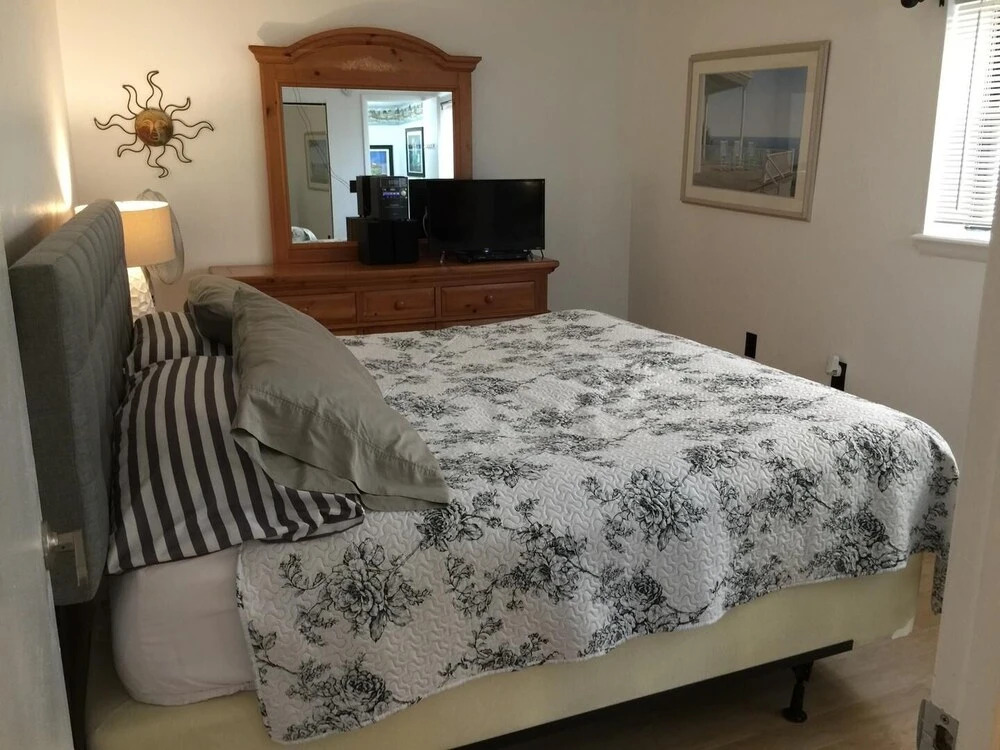Sea Sands 104