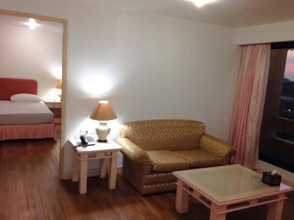 LEE PLACE HOTEL