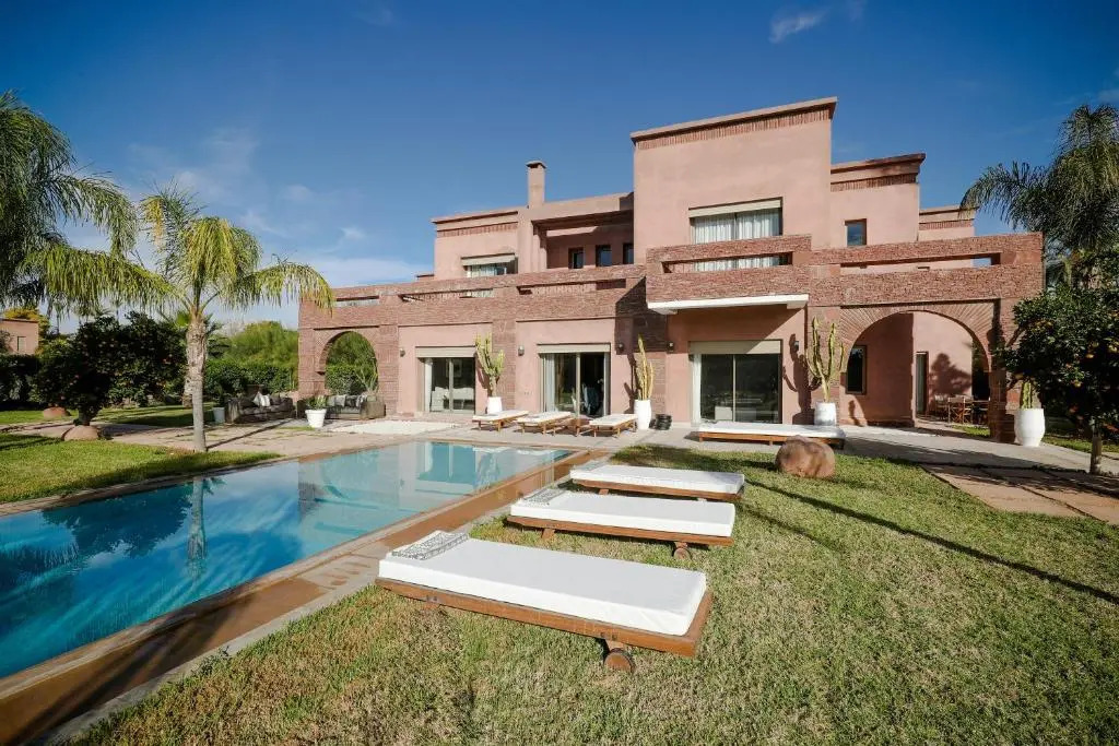 Villa Chamly en exclusivité avec piscine privée dans la Palmeraie