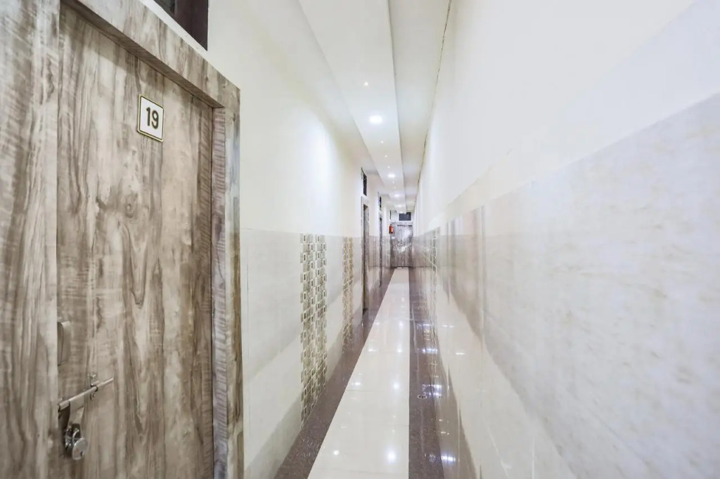 Fabhotel Welcome