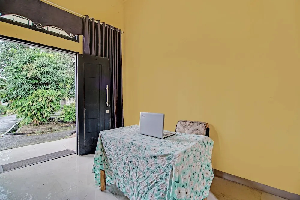 Hotel O Lucky Guesthouse