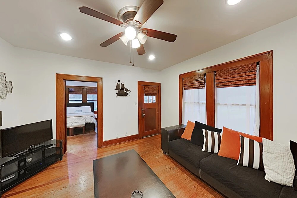 2BR Casa Travis Heights by RedAwning