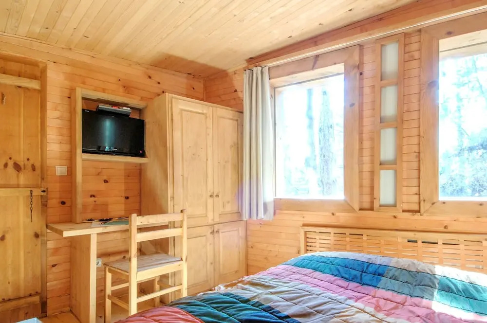 House With 2 Bedrooms in Hadzhidimovo, With Wonderful Lake View, Shared Pool, Enclosed Garden