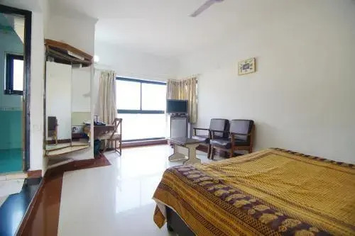 OYO 26799 Hotel Tourist