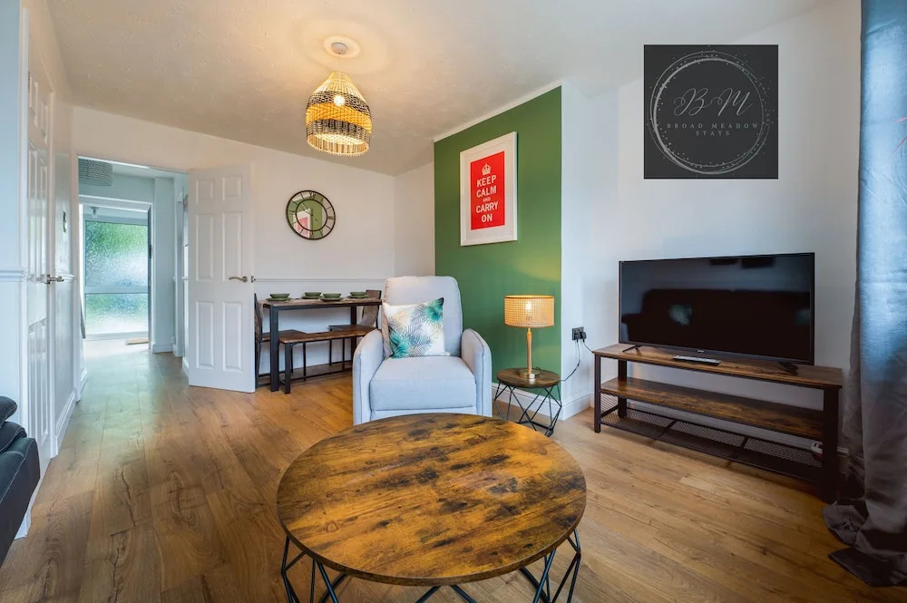 Popular Contractor 2-bed House in Lincoln