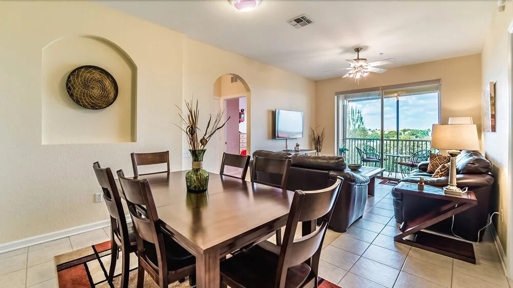 2774 Windsor Hills