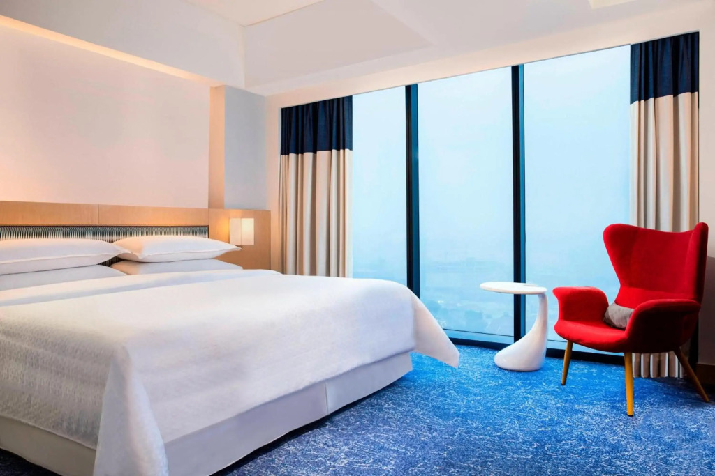 Four Points by Sheraton Surabaya, Tunjungan Plaza