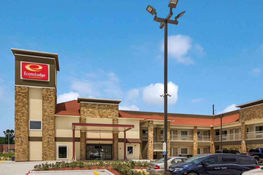 Regency Inn And Suites