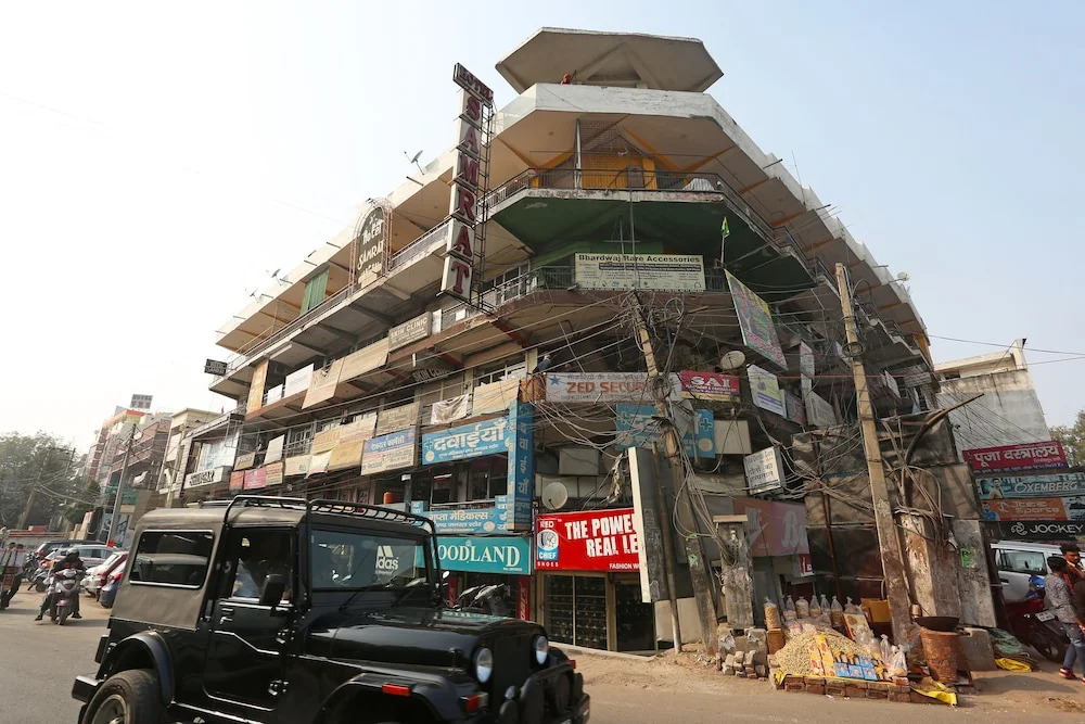 Hotel O Samrat
