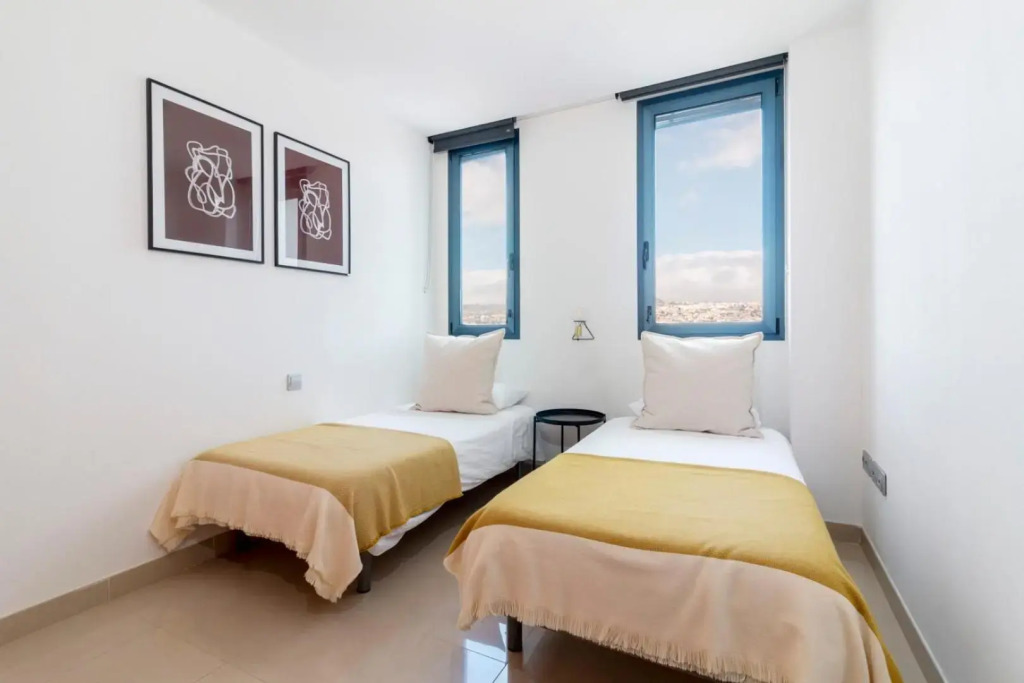 NEW Modern Penthouse Apartment with panoramic views of Santa Cruz