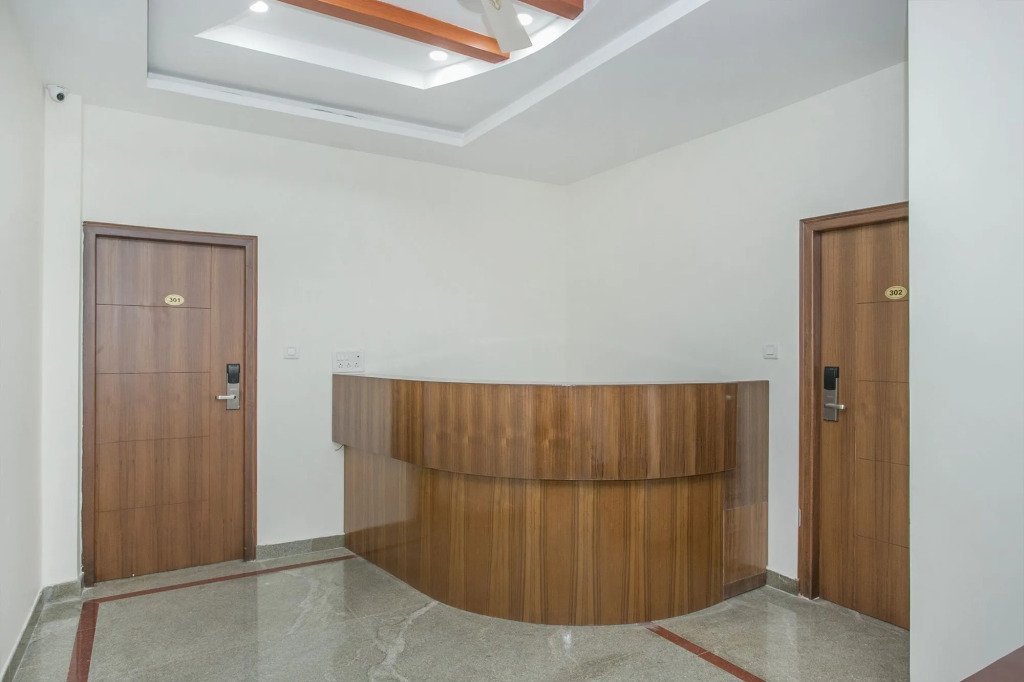 OYO 11387 Hotel Kozy Rooms