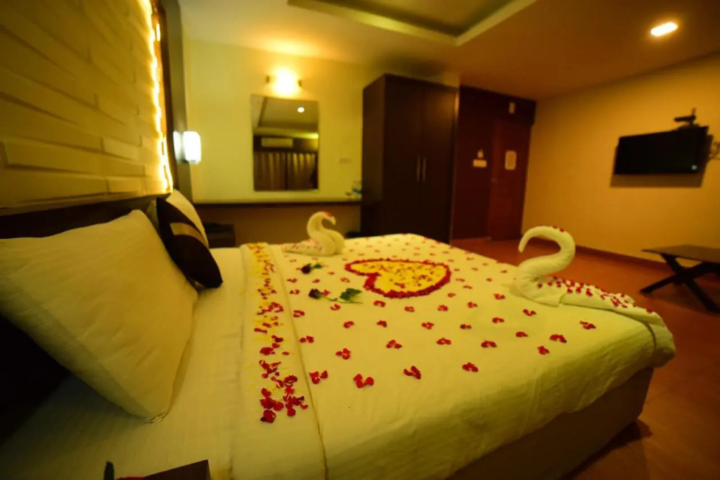 Castle International Premium Hotel