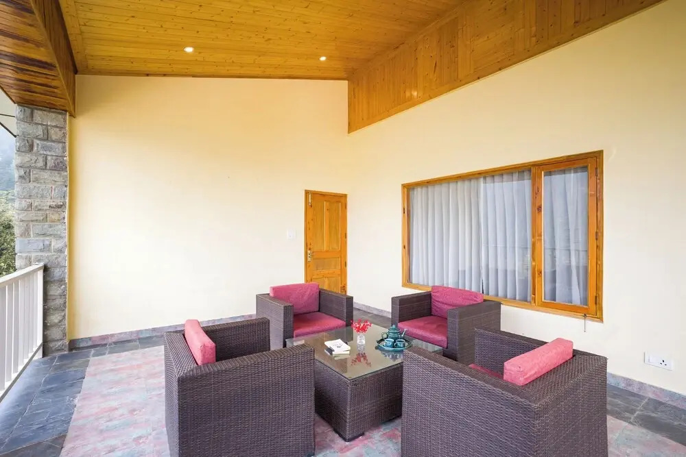 Alaya Stays Luuma Luxury Villa - Hillside 5-BHK Villa Amidst Pines With Garden, Balcony & Lounge