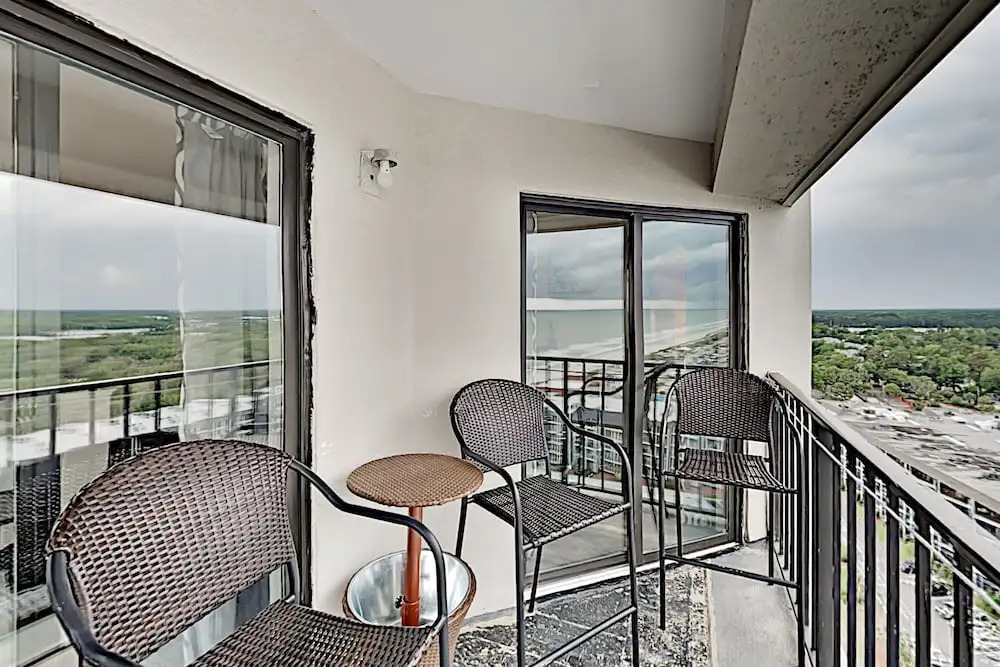 Mbr1617c 2 Bedroom Condo