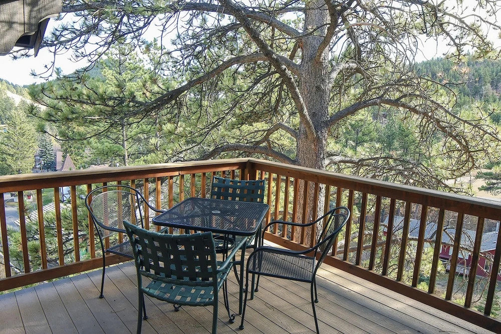 Fawn Valley Inn 1 Bedrooms by Rocky Mountain Resorts