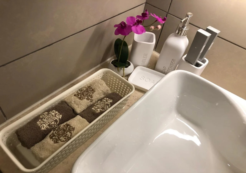 Sky DMont Suites