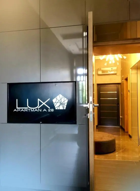 Lux A28