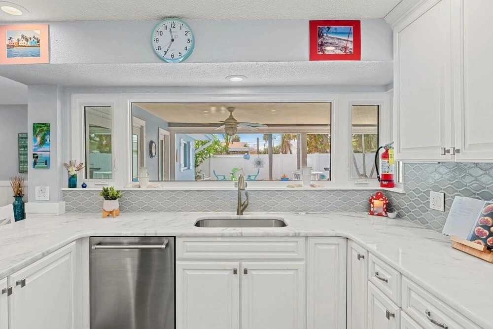 4822 Fairview Dr