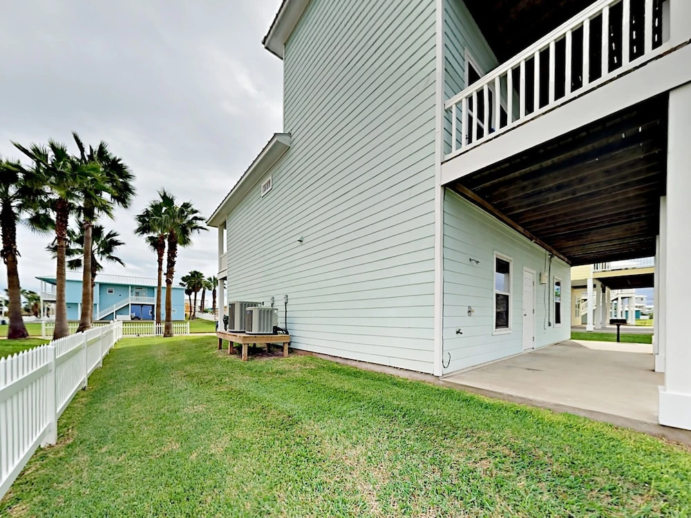 Aransas Tarpon 5 Bedrooms 3 Bathrooms Home