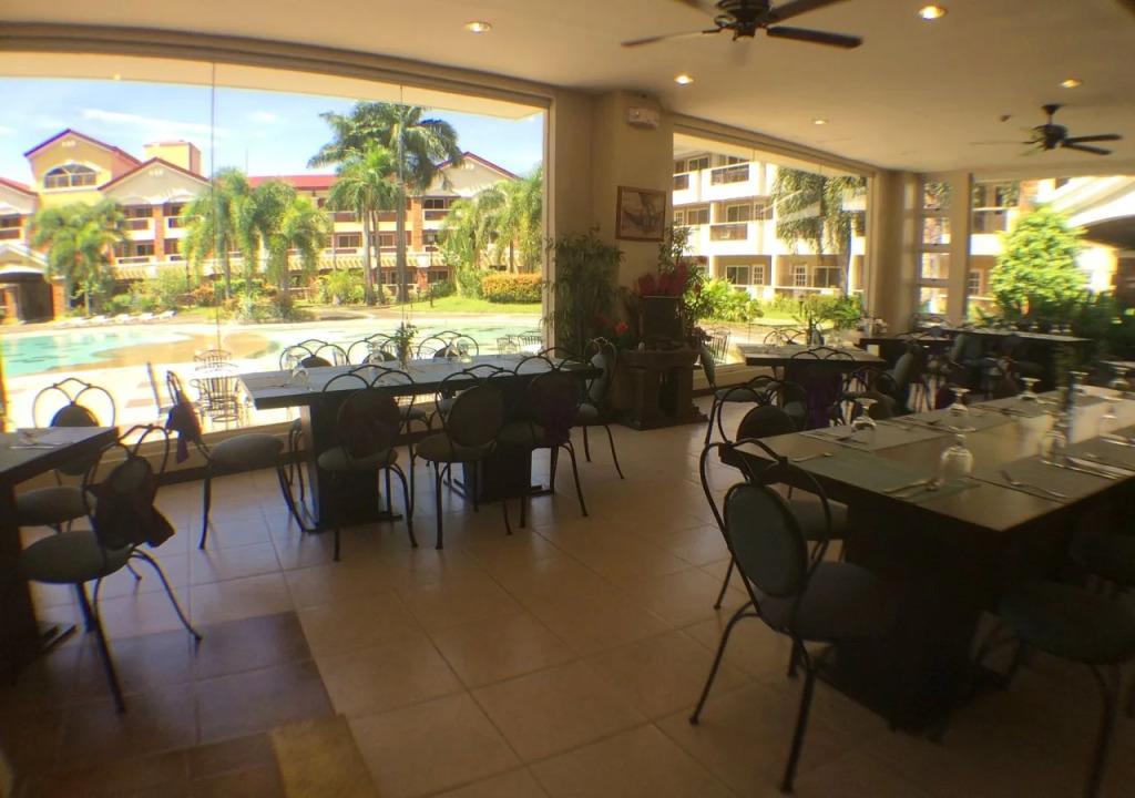 Subic Holiday Villas