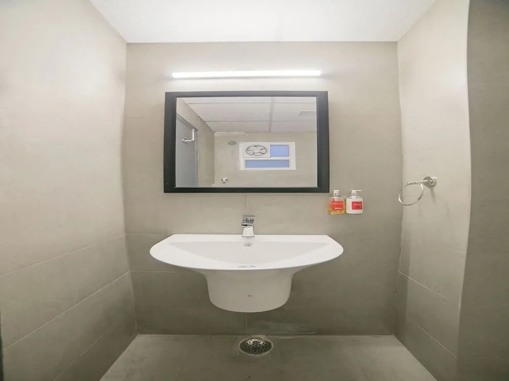 Oyo Townhouse 082 Chander Nagar Janakpuri