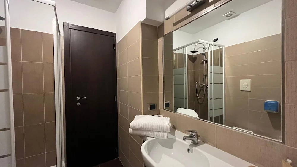 Cloud 9 Hotel