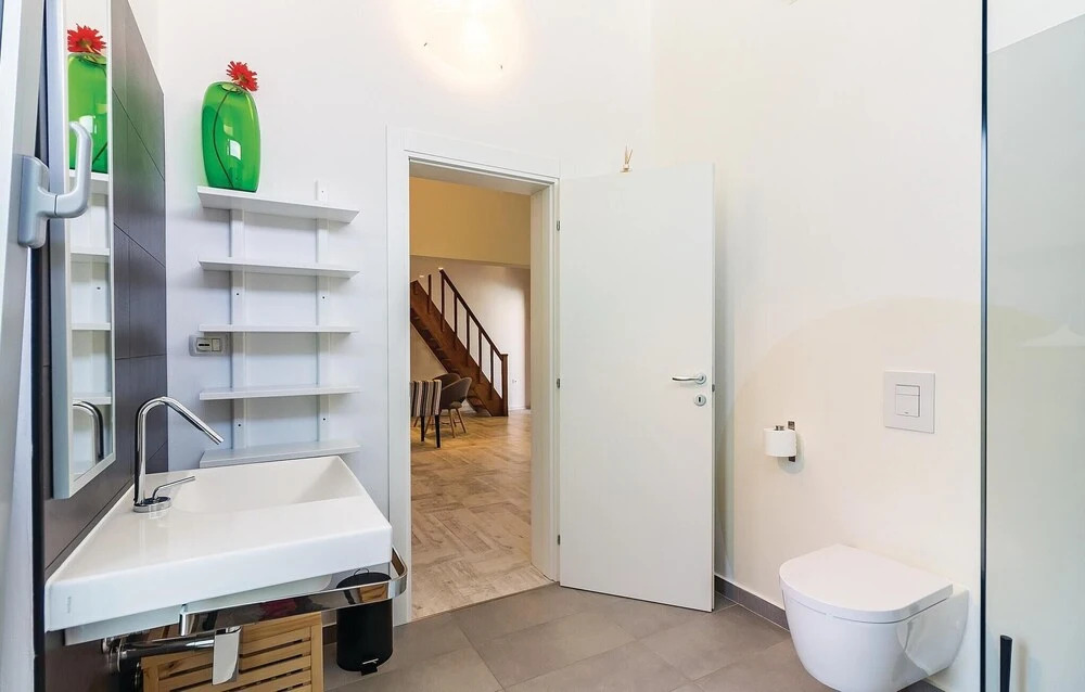 Beautiful Home In Stinjan With Kitchen