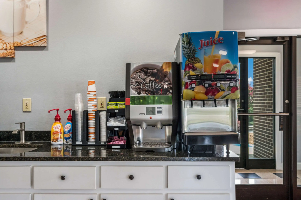 Econo Lodge Inn & Suites Huntsville University Area