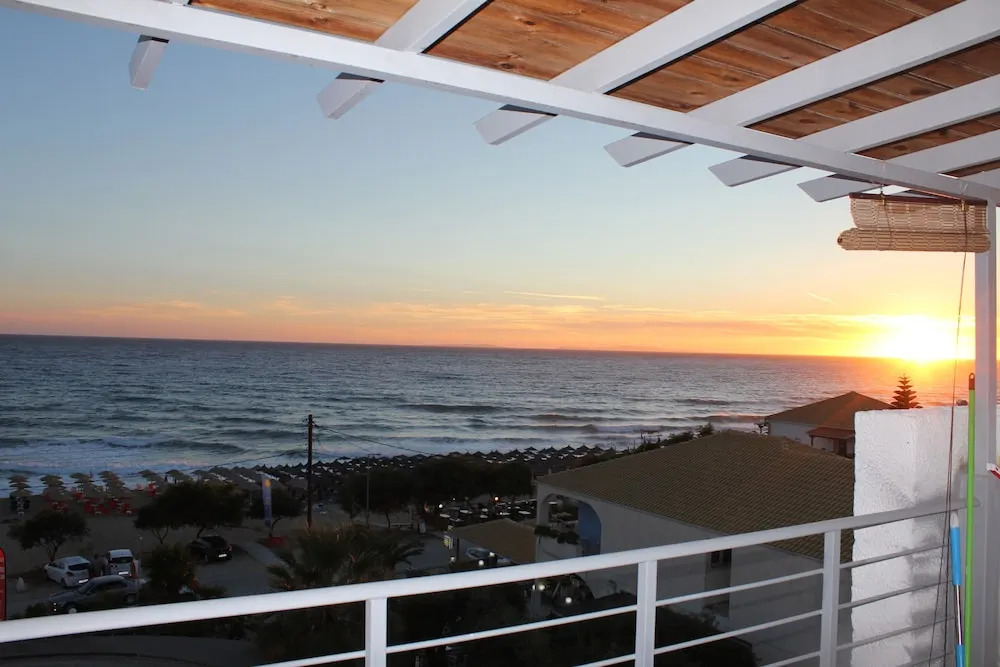 Vrachos Holidays Hotel