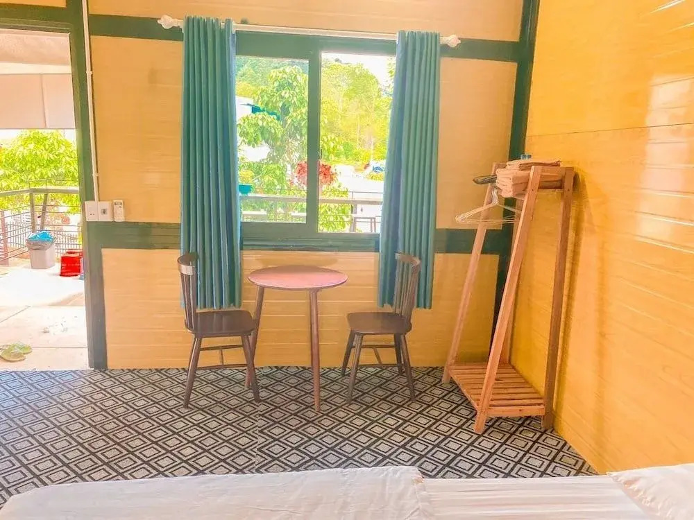 Plum Hillside Lodge