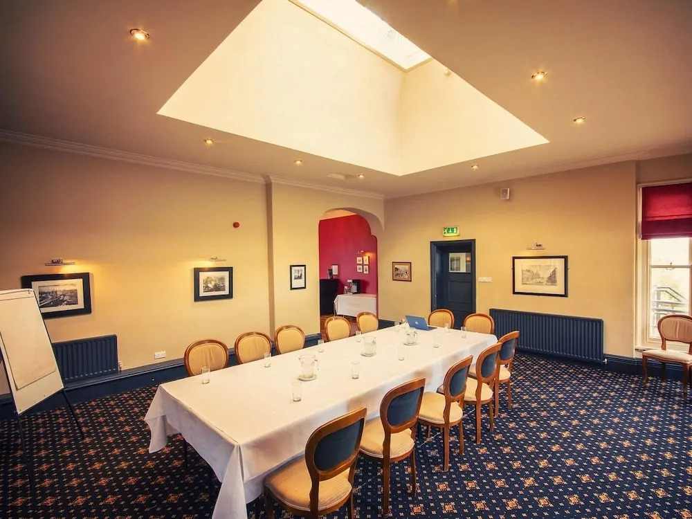 Eslington Manor