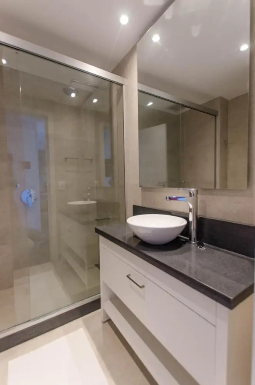 Private 5 Star 1 Bedroom Apartment on SkyTower