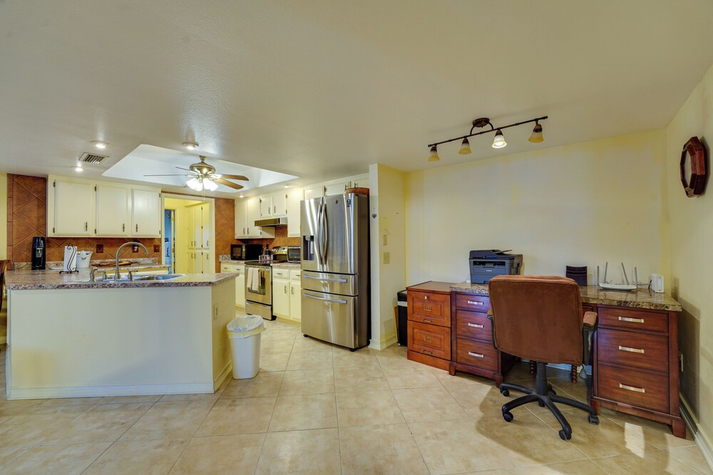 < 1 Mi to Courses! Quiet Golfer's Gem in Sun Lakes