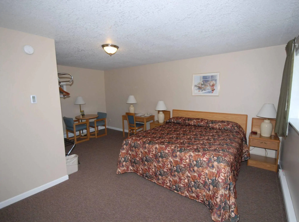 Wayside Motel