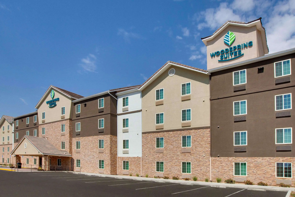 WoodSpring Suites Bakersfield East