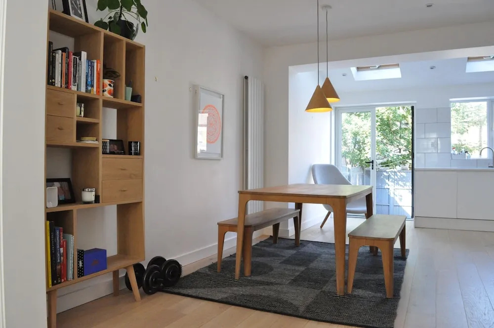 Fantastic 2 Bedroom 2 Storey House in Tooting