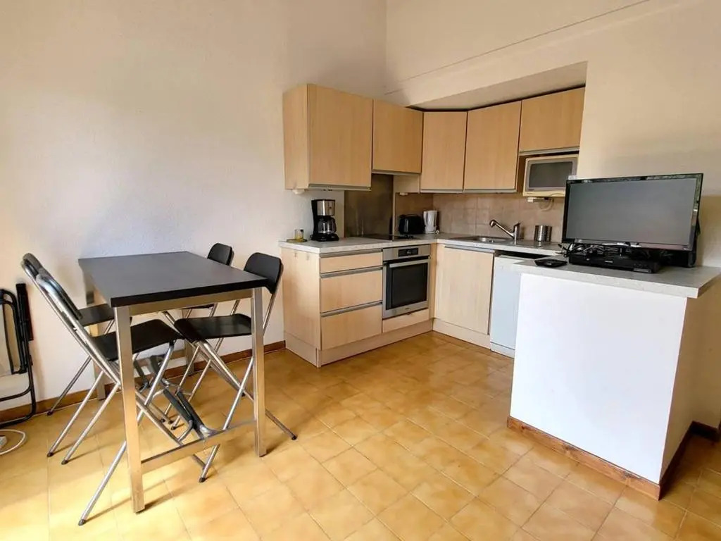 Appartement Six-Fours-les-Plages, 3 pièces, 5 personnes - FR-1-316-104