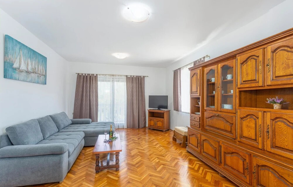Stunning Apartment in Malinska With Wifi and 2 Bedrooms
