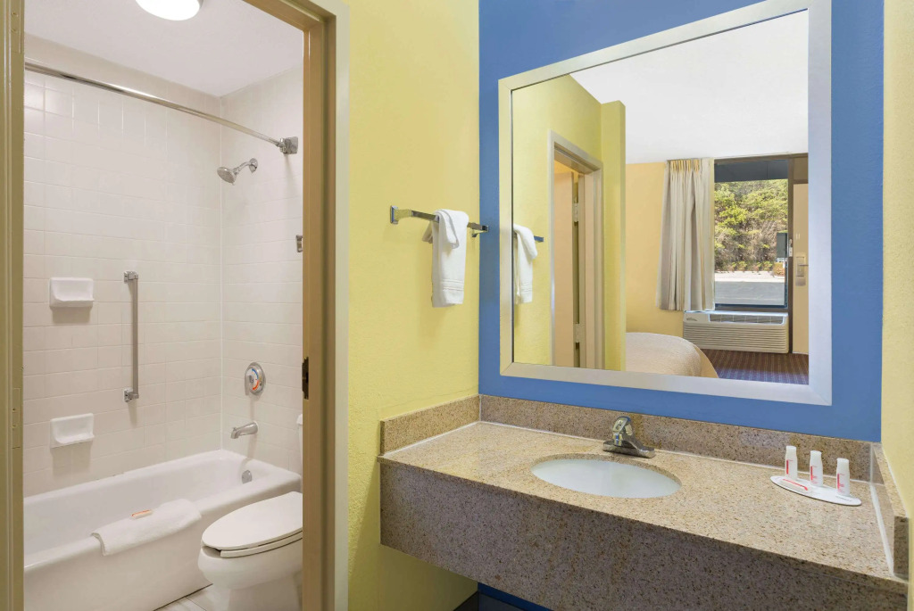 Days Inn by Wyndham Mocksville