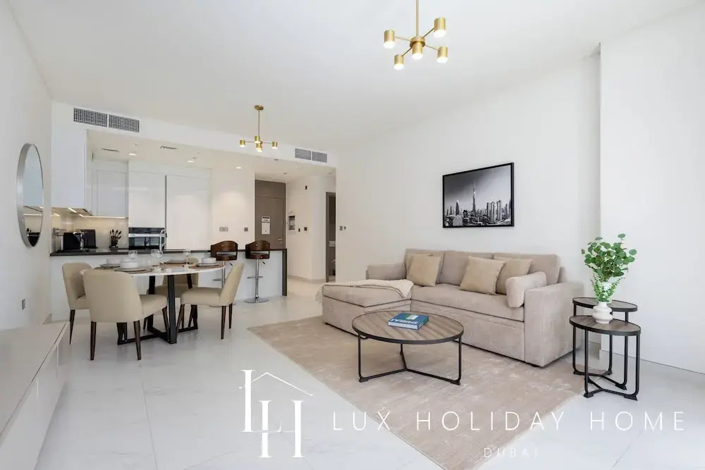 LUX | 2BR Lagoon View – District One, 10–15 min Burj Khalifa