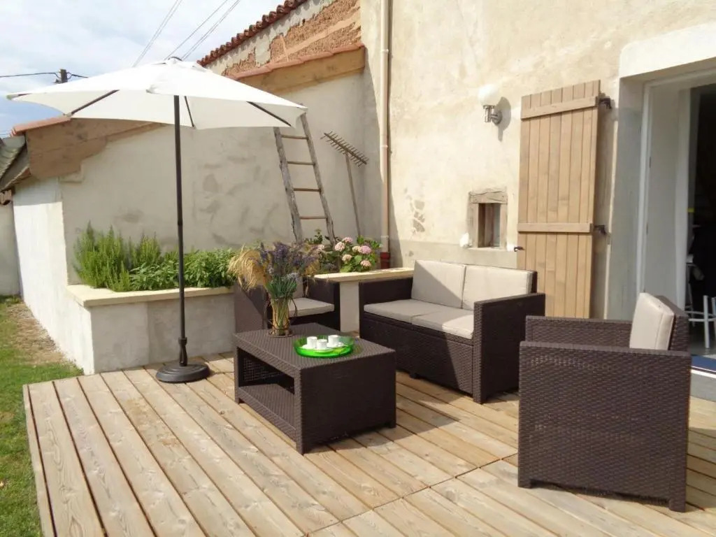 Maison cosy avec jardin dans les Monts du Lyonnais - FR-1-496-174