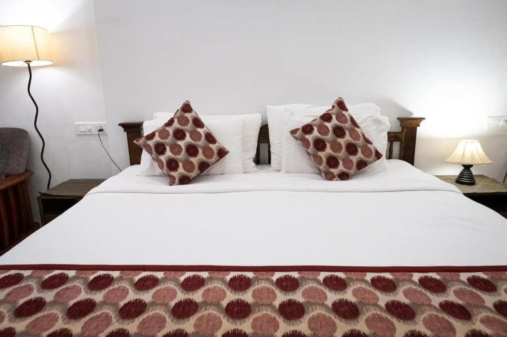 SHANUS SEASIDE INN - A Family-Run Guesthouse just 100 metres from Candolim Beach