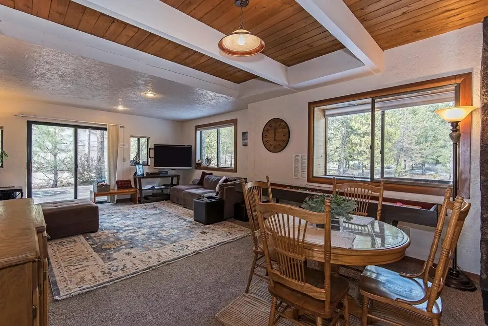 Cedar Cove Lodge