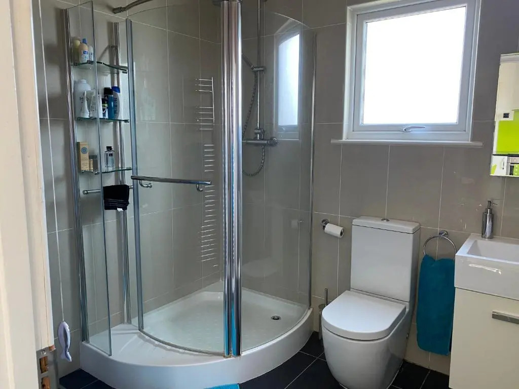 3 bed Apartment in Colliers Wood