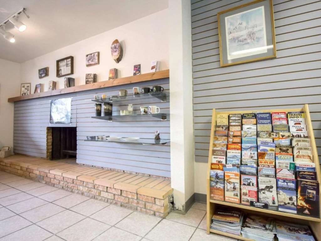 Deer Lodge Motel