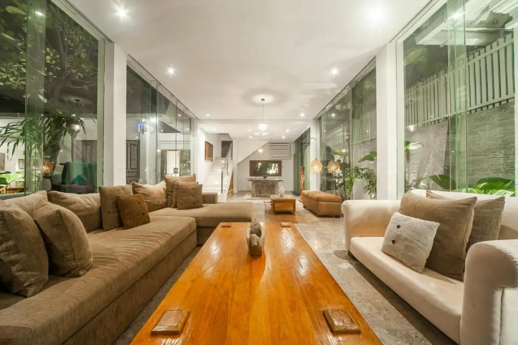 Bathhouse Executive Residence