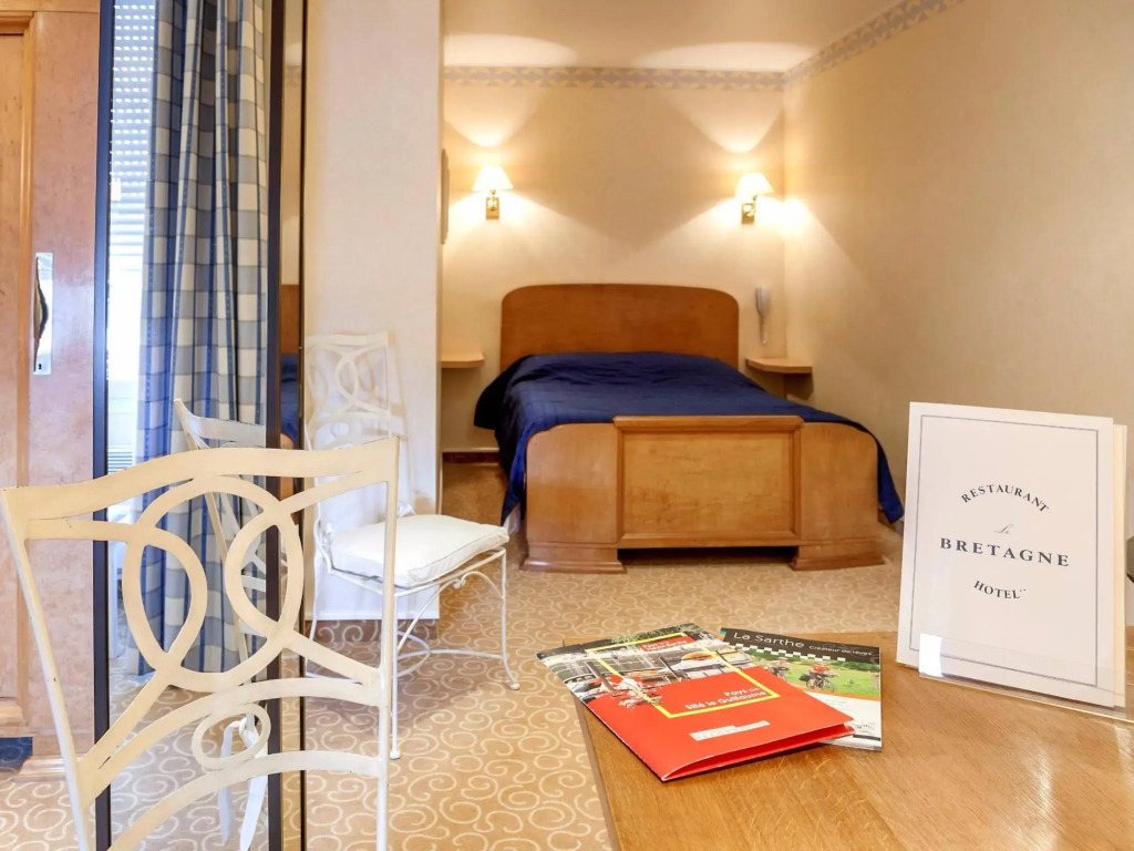 Logis Hôtel & Restaurant - Le Bretagne