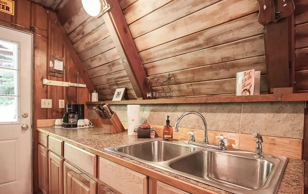 The Simple Life Cabin Apartment 2