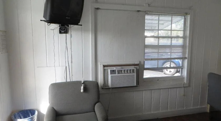Royal Palms Motel