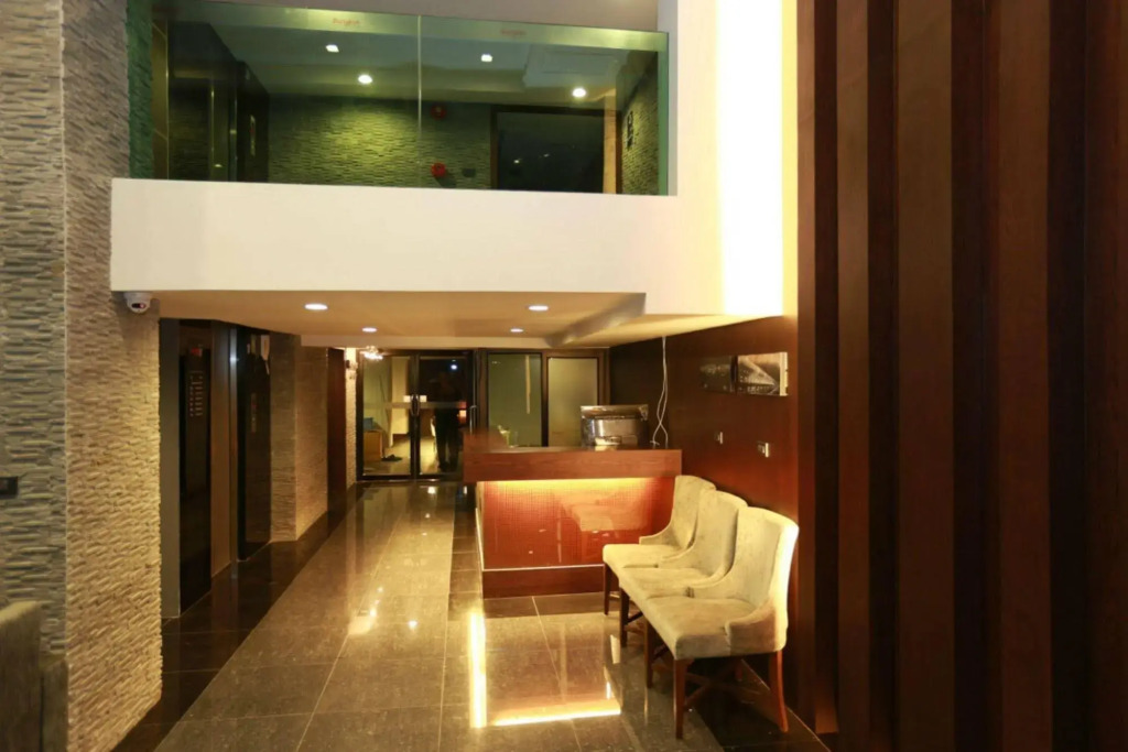 Collection O The Bangkok Airport Link Suite
